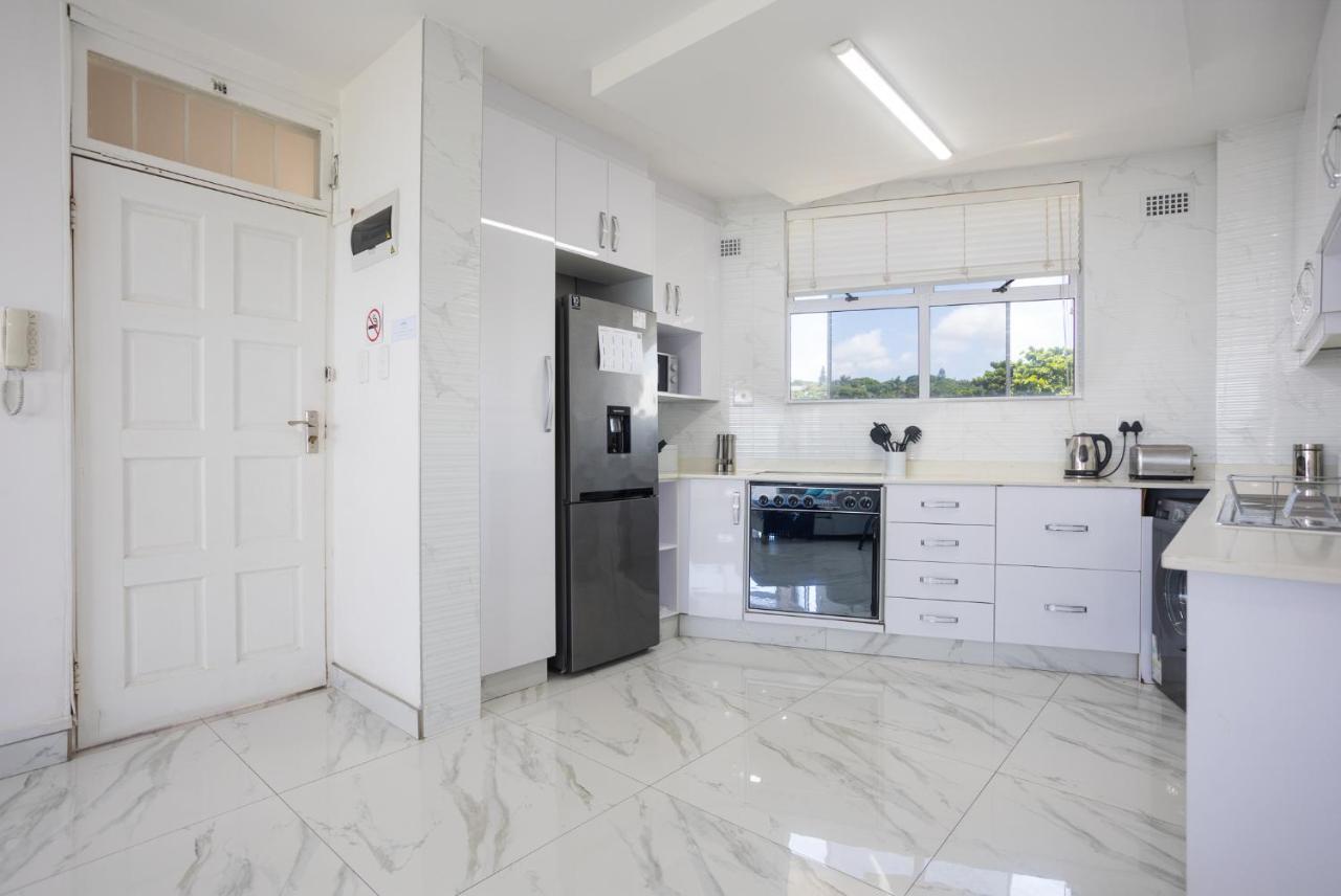 24 Sea Lodge - Sea Viewing Apartment Durban Exterior photo